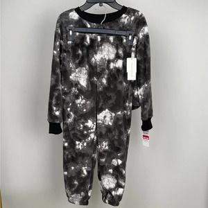 Treasure & Bond Grey Fuzzy Pajama Set